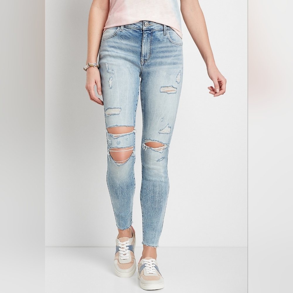 *Maurices - m jeans by maurices™ Vintage High Rise Ripped Jegging (M/8/10)